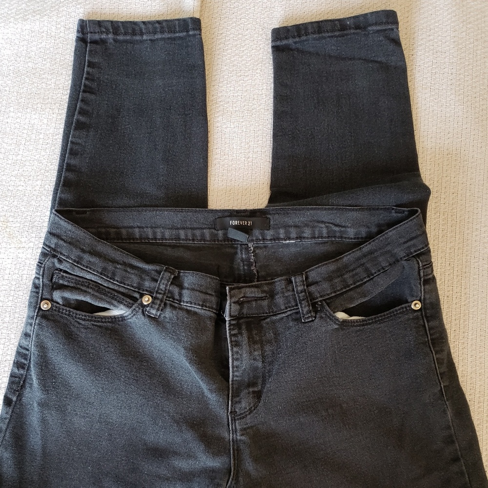 Forever 21 Skinny Jeans in black